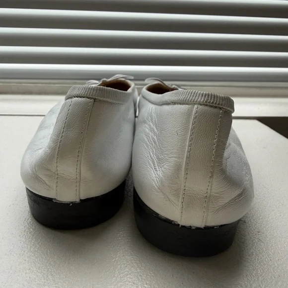 CHANEL Women's Black and White Flats - Picture 3 of 5